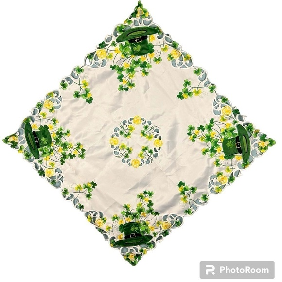 St. Patrick's Day Green and Yellow Embroidered Square Table Cloth 34"x34" - Picture 2 of 7